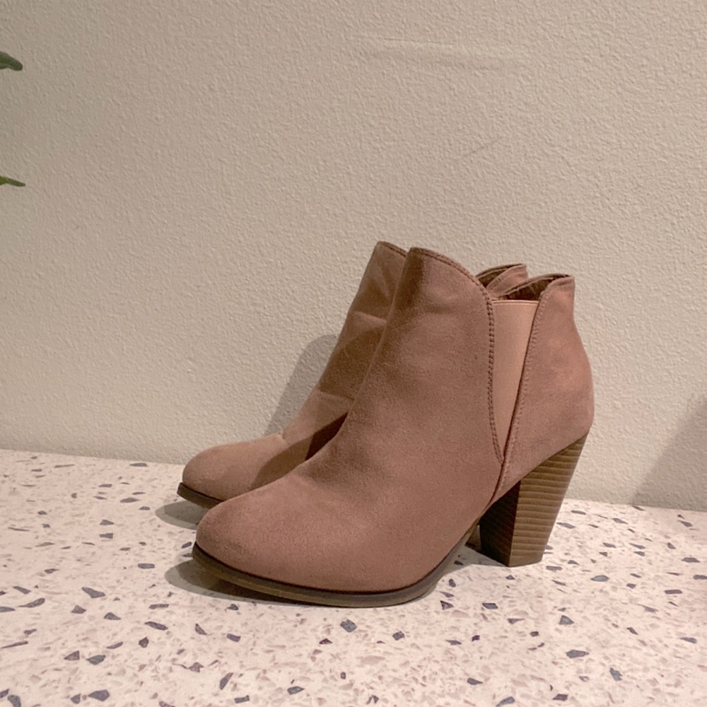 Light pink nude booties